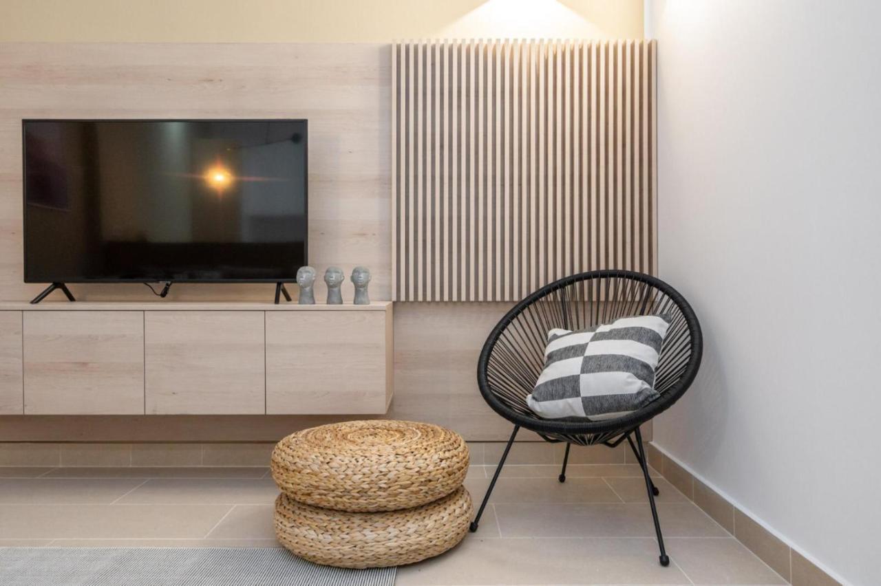 Fabulous With View In Calea Victoriei Apartament *